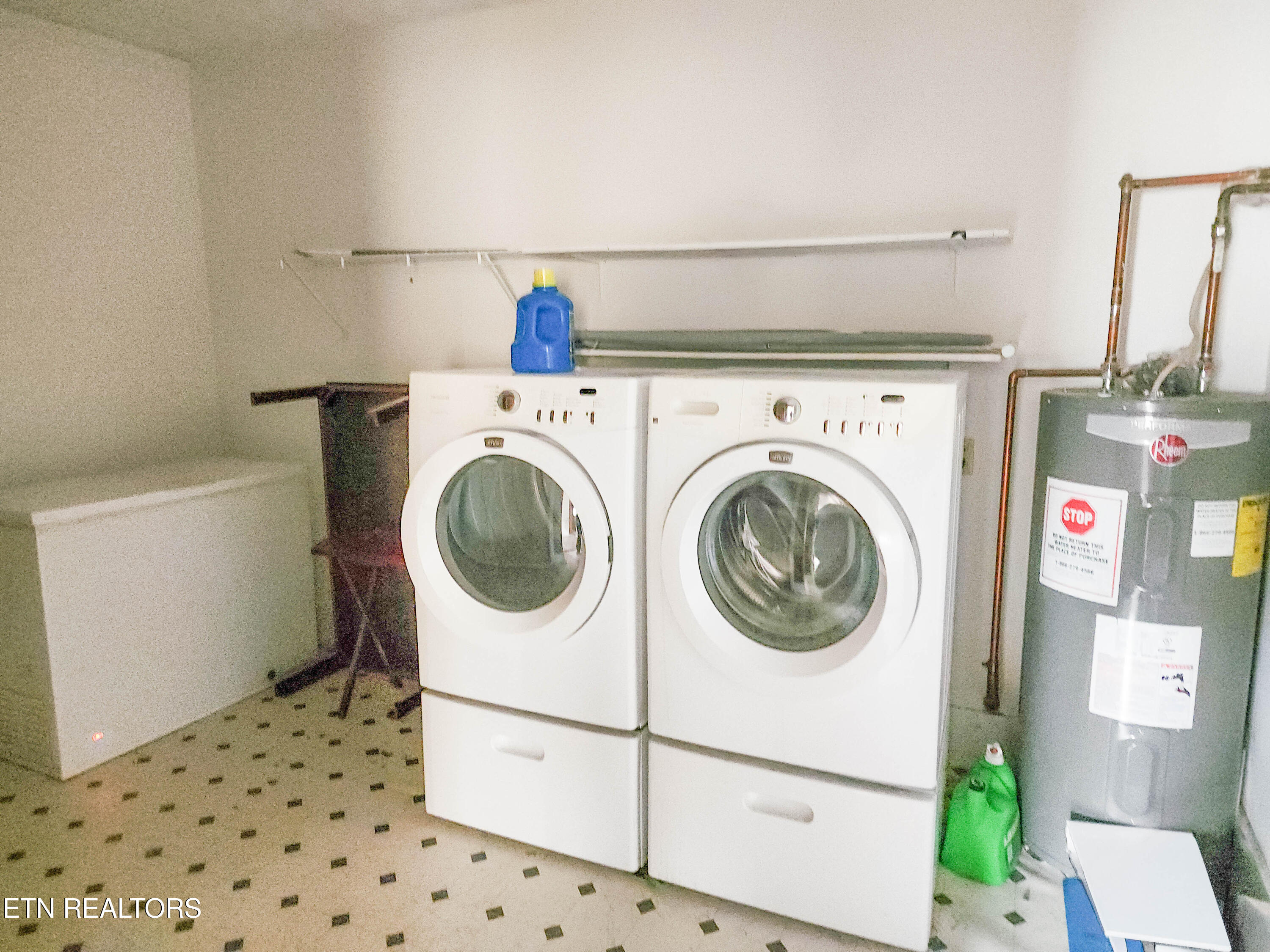 4225 Inisbrook Way Knoxville, TN 37938 - Photo 13 of 19 4225 inisbrook laundry