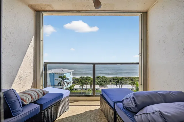 a view of a garden with an empty space