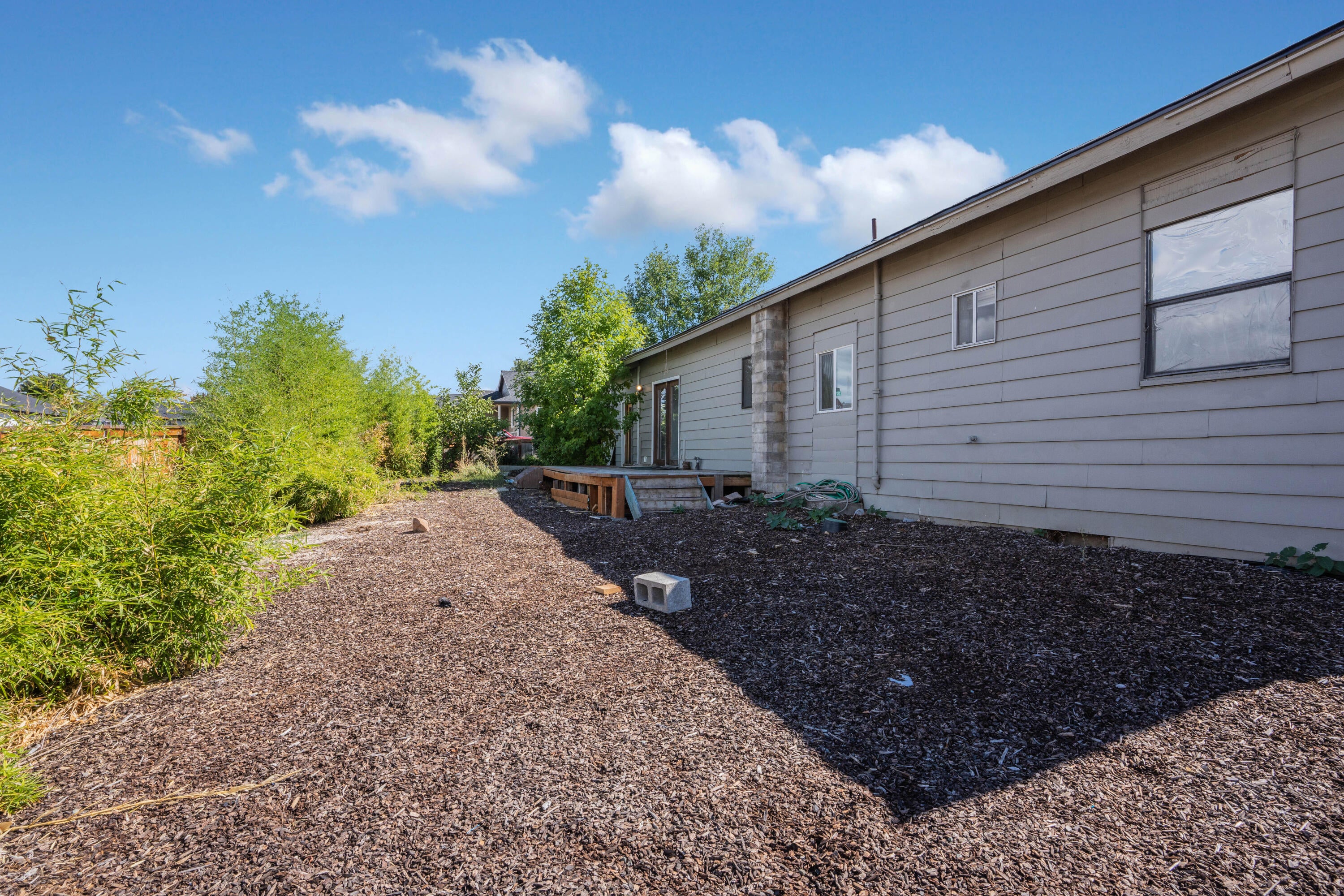 233 Barton Road Eagle Point, OR 97524 - Photo 21 of 22 233 Barton Road - Eagle point-54