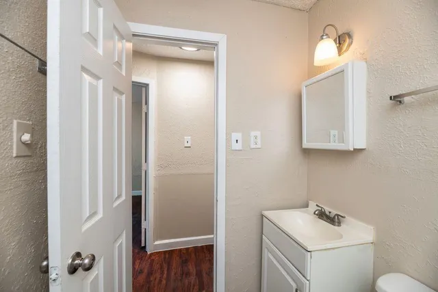 $750 | 1037 East Tucker Street, Unit 102, Fort Worth, TX 76104