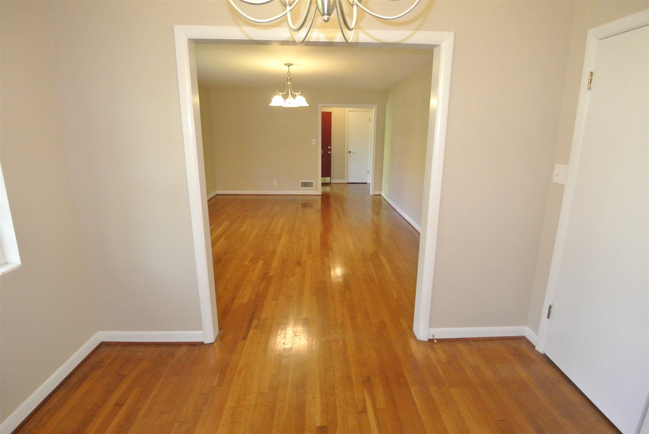 1175 Woodburn Road Spartanburg, SC 29302 - Photo 7 of 27 Gallery Image 7