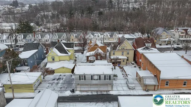 a view of a house with outdoor space