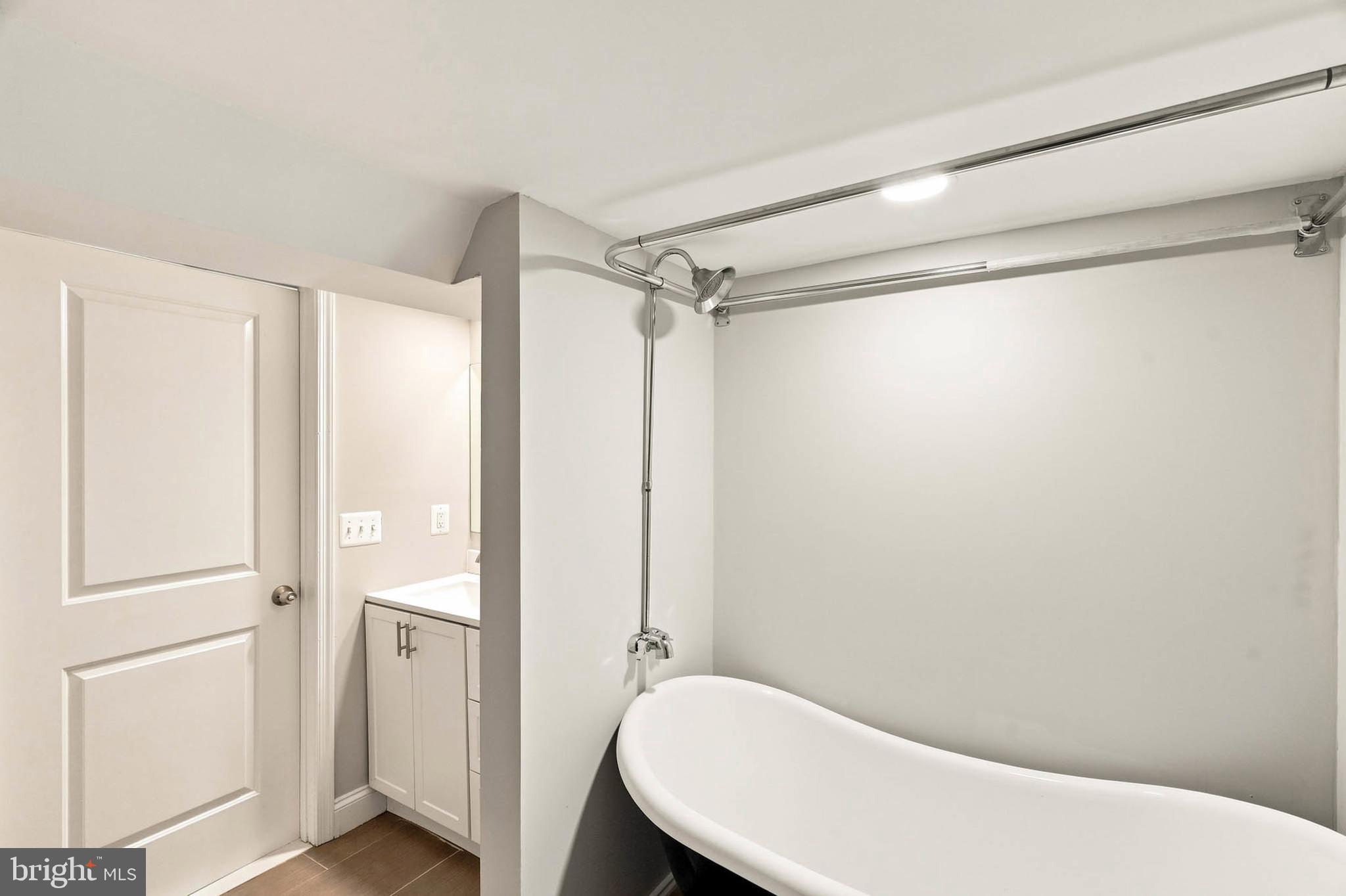 1518 Lochwood Road Baltimore, MD 21218 - Photo 22 of 30 Gallery Image 22