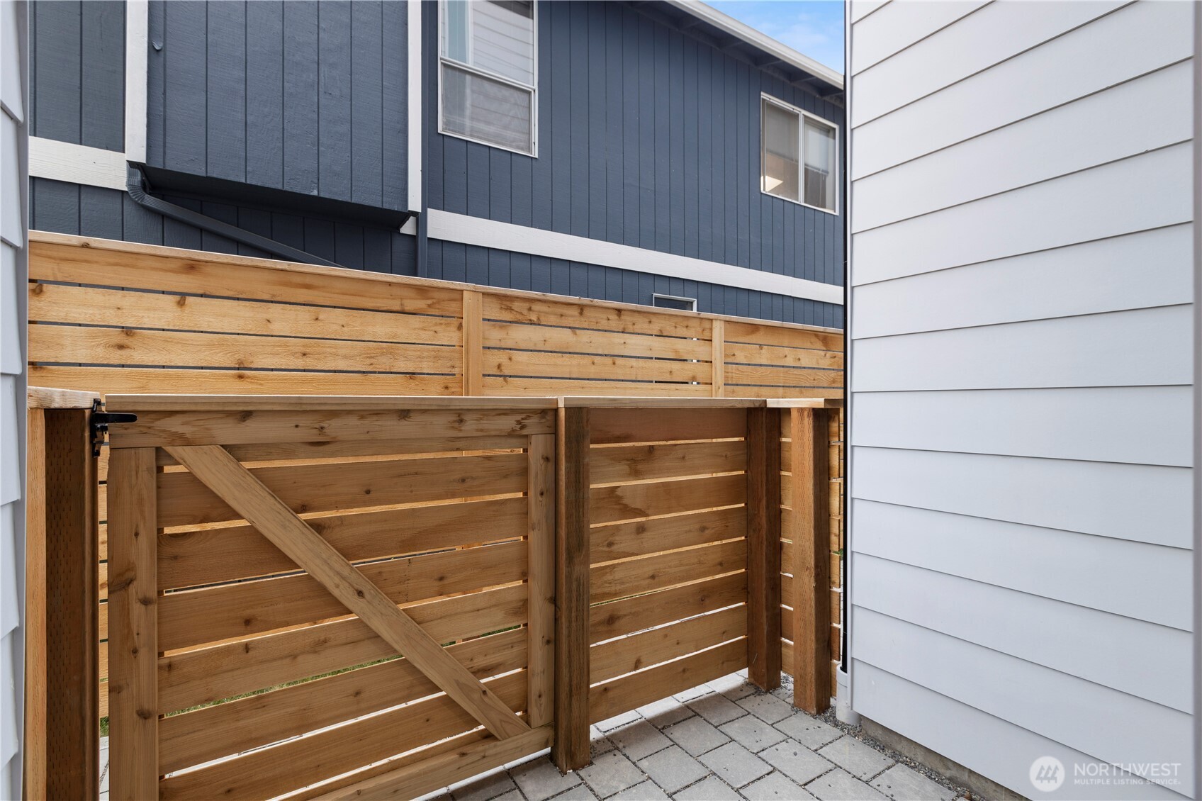 9518 Interlake Avenue North Seattle, WA 98103 - Photo 35 of 40