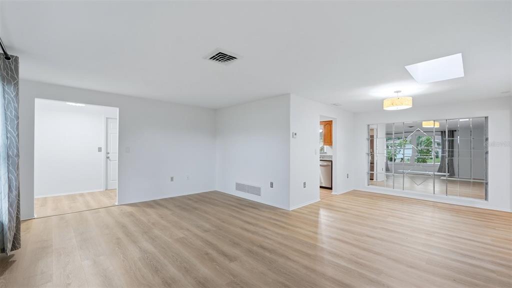 1329 Nantucket Road Venice, FL 34293 - Photo 6 of 57 Gallery Image 6