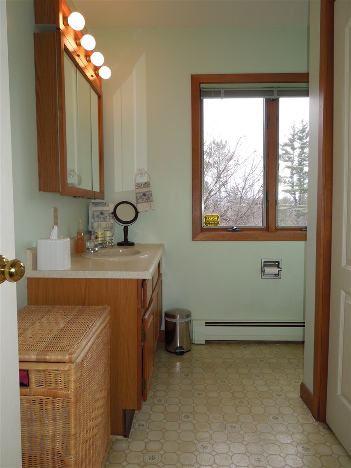 401 West Ridge Terrace Rutland Town, VT 05701 - Photo 11 of 18