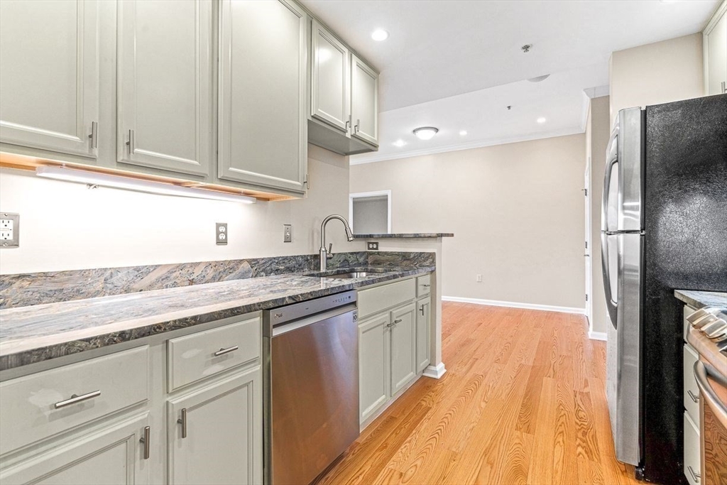 36 Village Road, Unit 605 Middleton, MA 01949 - Photo 11 of 35 Gallery Image 11
