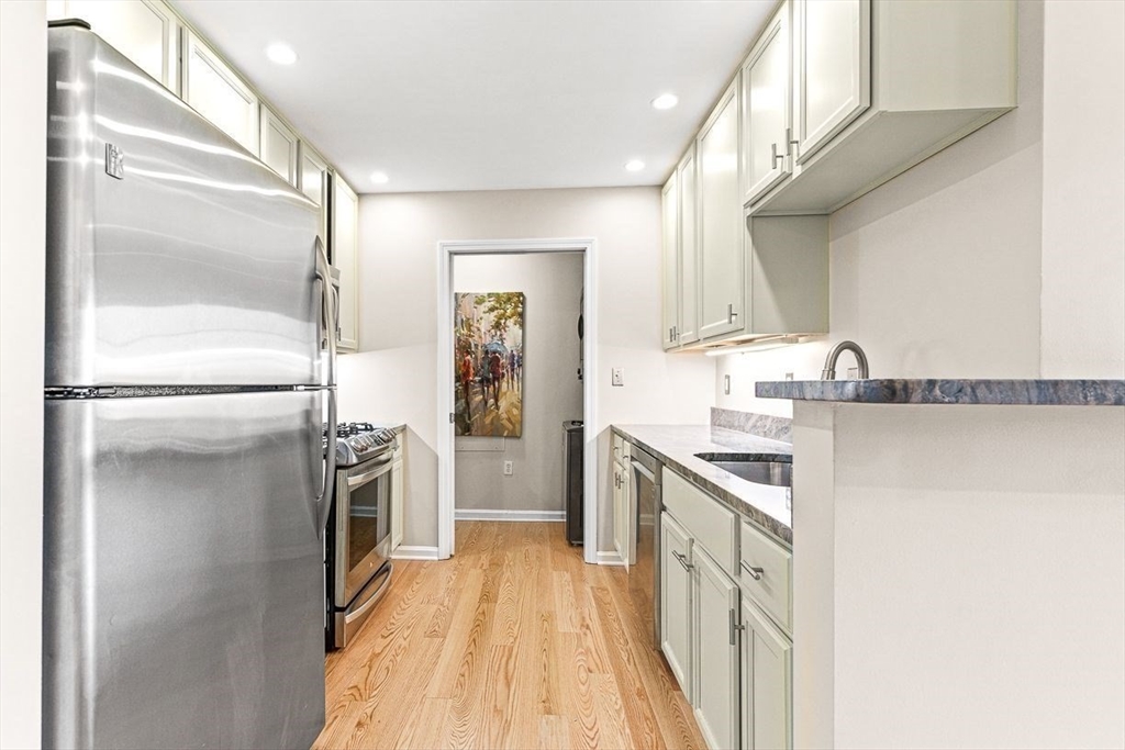 36 Village Road, Unit 605 Middleton, MA 01949 - Photo 10 of 35 Gallery Image 10