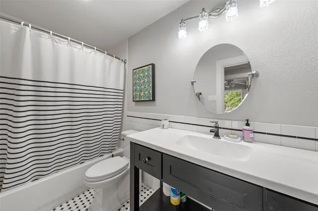 $625,000 | 306 Kash Derrick Drive, China Spring, TX 76633