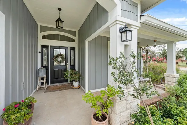 $625,000 | 306 Kash Derrick Drive, China Spring, TX 76633