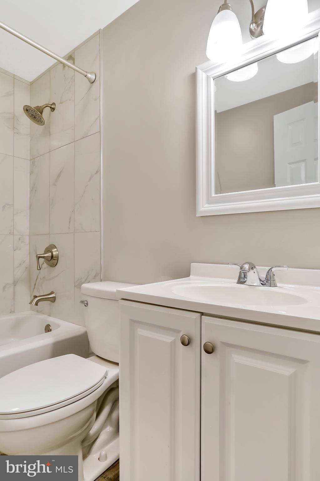 6582 Edgewood Road New Market, MD 21774 - Photo 17 of 38 Upper Level Bathroom