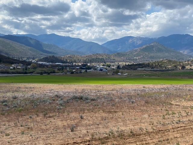 739 East Oberlin Road Yreka, CA 96097 - Photo 6 of 16