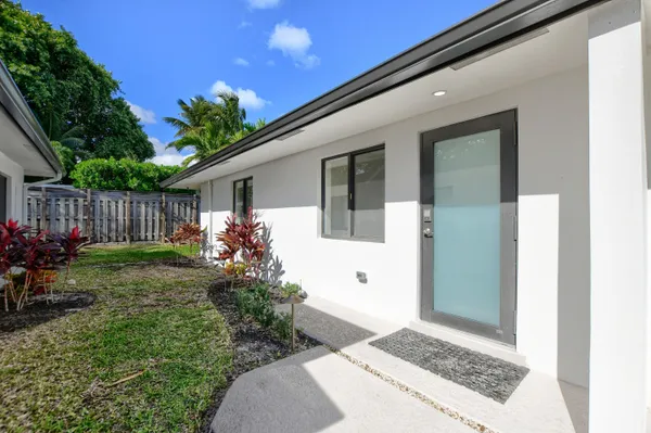 $2,300 | 2503 Oceanview Avenue, Unit C, Delray Beach, FL 33444