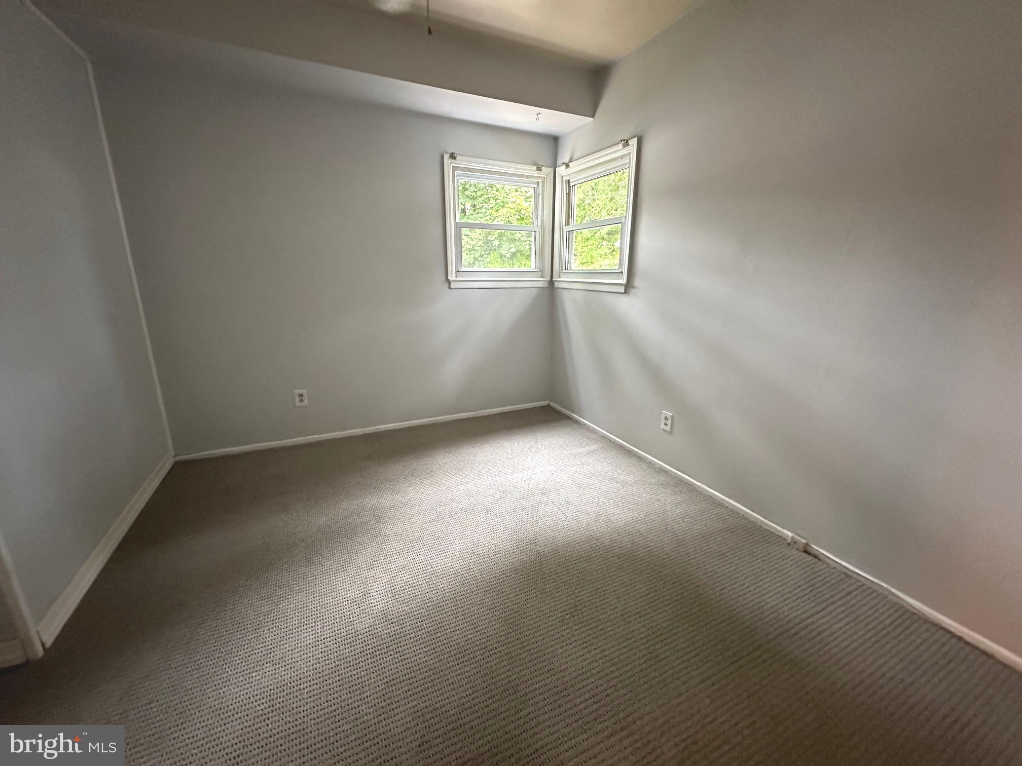 852 Estates Boulevard Hamilton, NJ 08690 - Photo 5 of 9