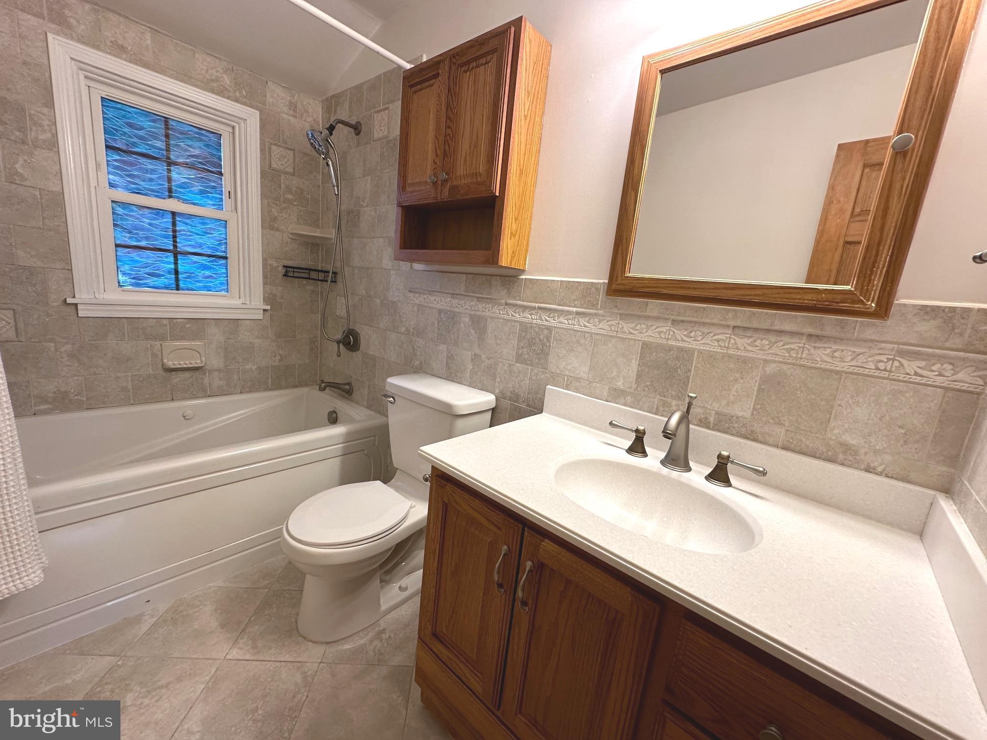 852 Estates Boulevard Hamilton, NJ 08690 - Photo 7 of 9