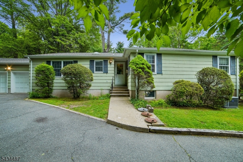 137 Beekman Road Summit, NJ 07901 - Photo 35 of 44