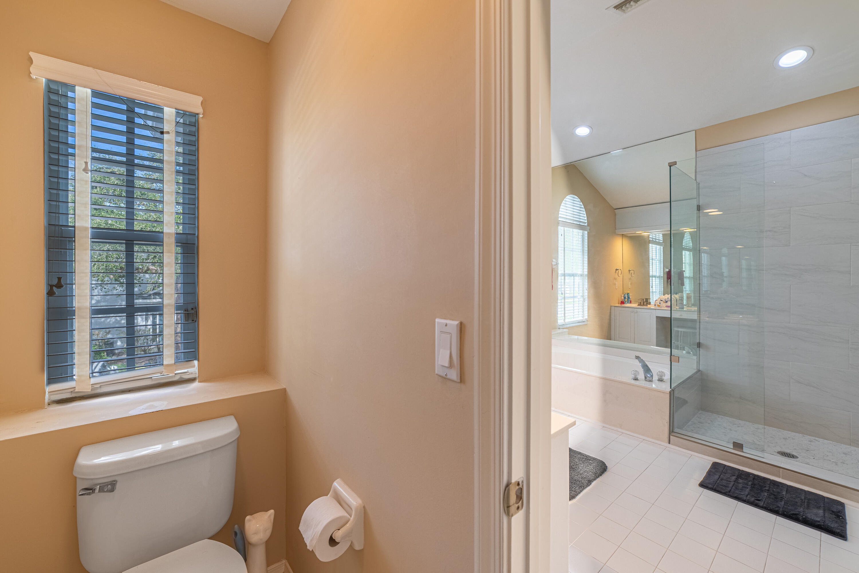 21486 St Andrews Grand Circle, Unit 16 Boca Raton, FL 33486 - Photo 6 of 34 Bathroom2-C
