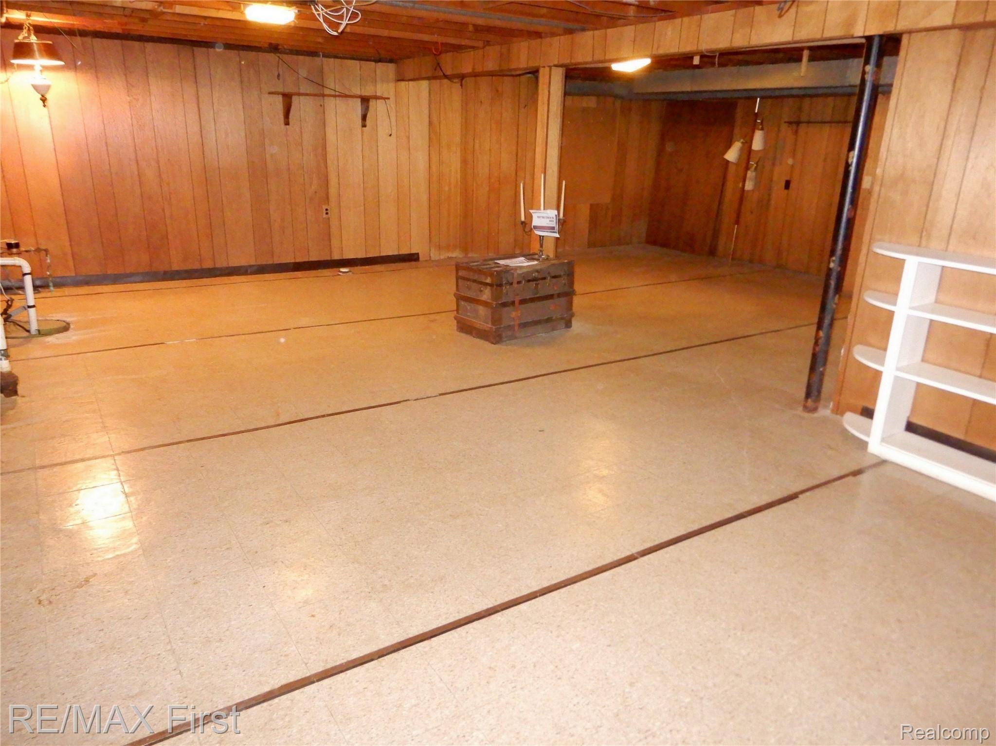 2440 Common Road Warren, MI 48092 - Photo 18 of 22 2016-01-01 00.00