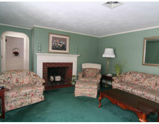 11 Harding Road Wakefield, MA 01880 - Photo 2 of 13 Gallery Image 2