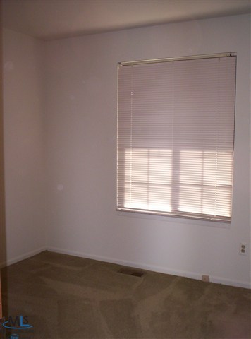 231 Meadow Ln Circle Rochester, MI 48307 - Photo 14 of 22 31116492-13.JPG