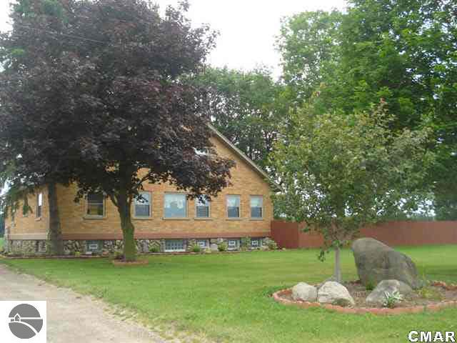 9136 East Walton Road Shepherd, MI 48883 - Photo 17 of 25 1773174-16.JPG