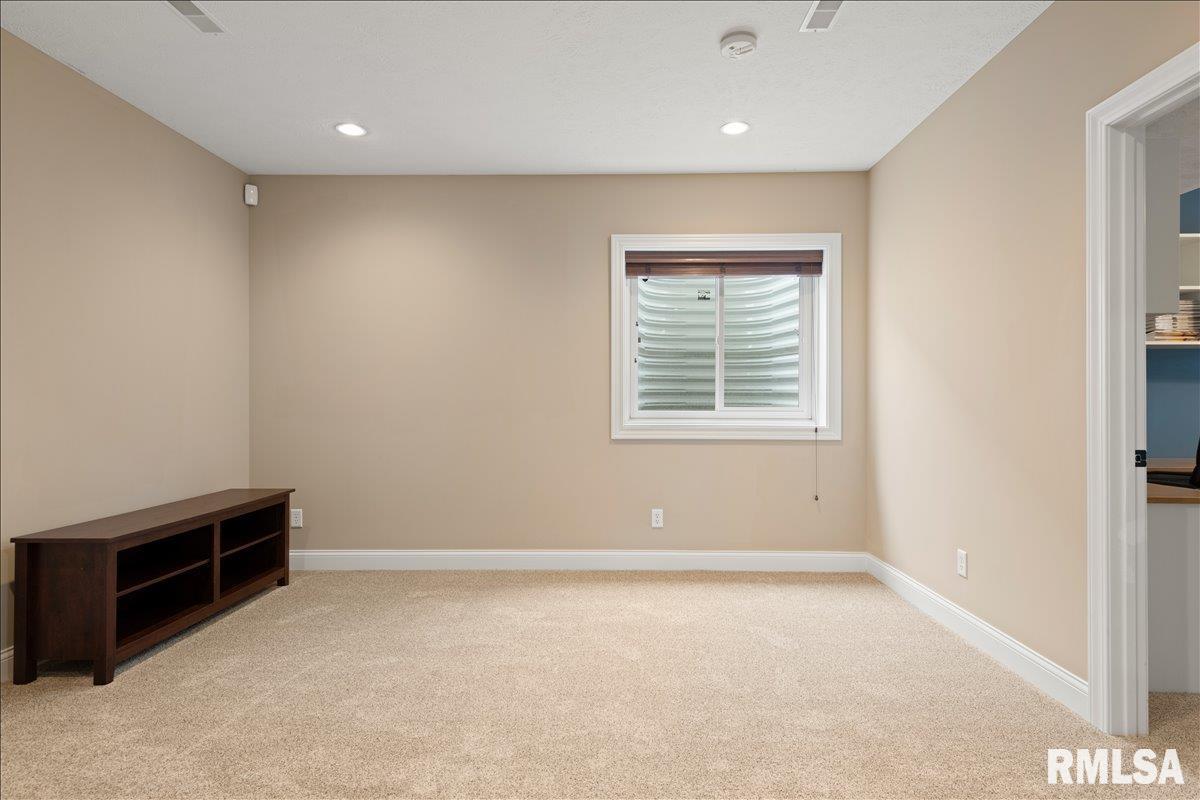 1705 Interlacken Road Springfield, IL 62704 - Photo 39 of 47