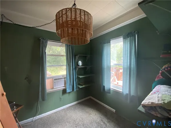 a view of entryway and front door