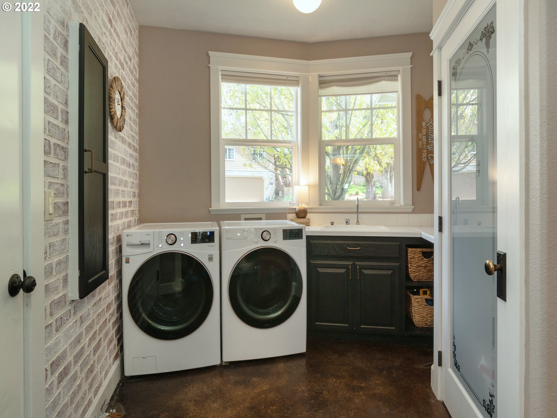2258 33rd Street Springfield, OR 97477 - Photo 15 of 32 a utility room with dryer and washer