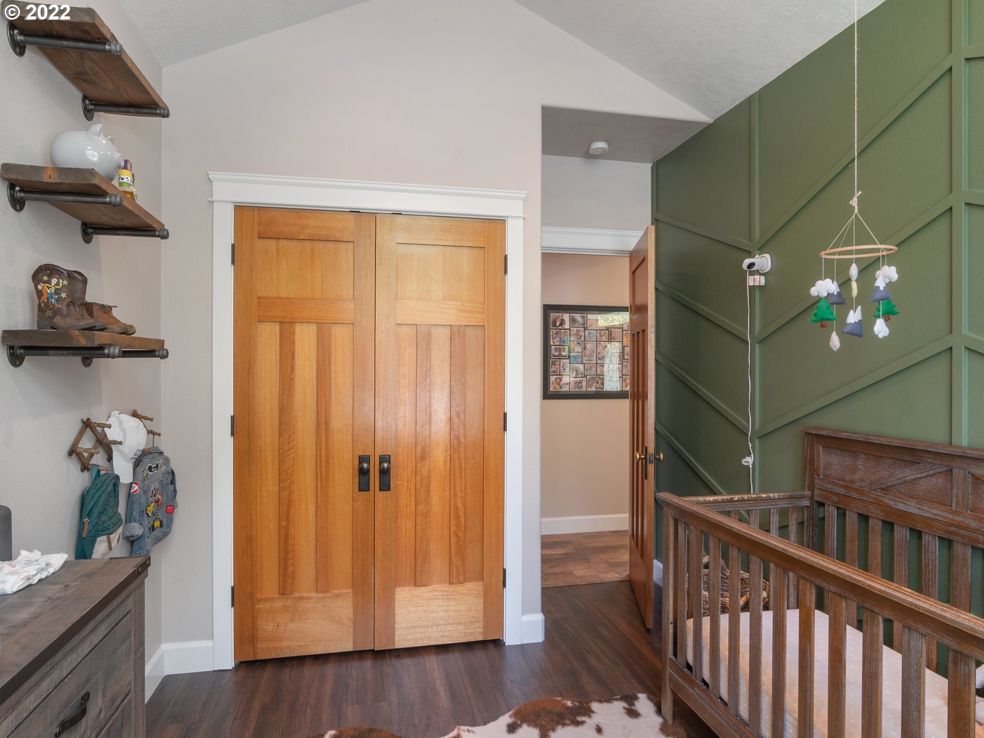 2258 33rd Street Springfield, OR 97477 - Photo 17 of 32 a view of entryway with livingroom