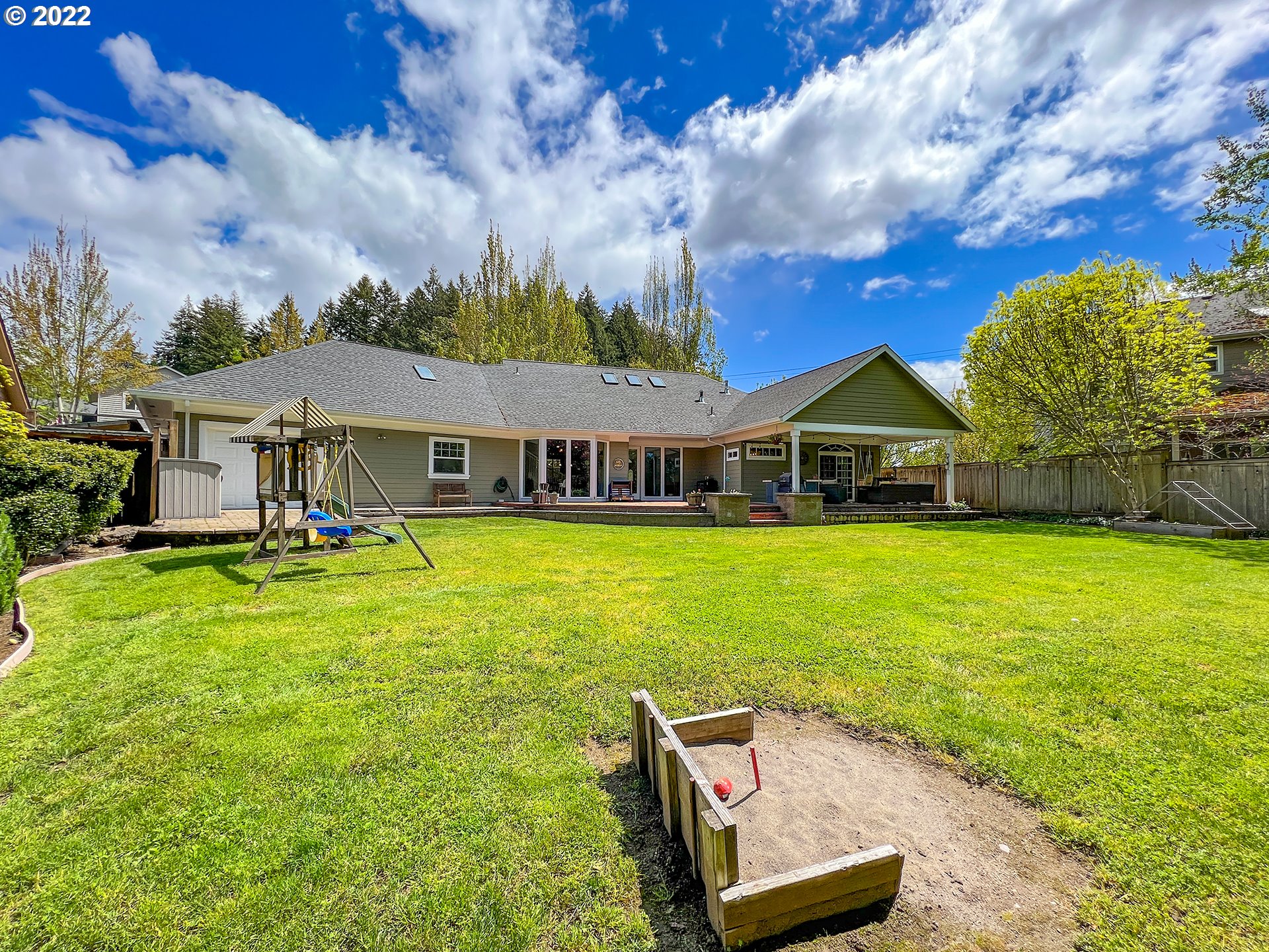 2258 33rd Street Springfield, OR 97477 - Photo 26 of 32 a front view of a house with garden
