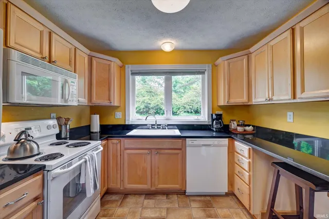 $314,900 | 1005 East Maxwell Lane, Bloomington, IN 47401