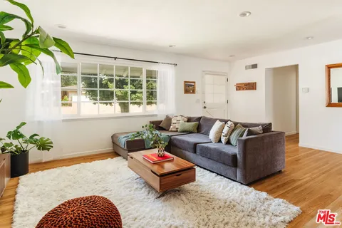 $985,000 | 11530 Swinton Avenue, Granada Hills, CA 91344