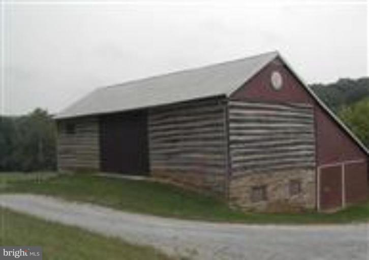 124 Garvine Mill Road Fawn Grove, PA 17321 - Photo 5 of 5 Barn
