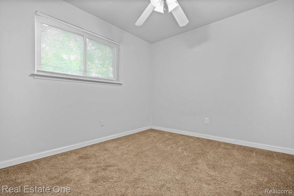 4044 Greenfield Road Berkley, MI 48072 - Photo 11 of 21