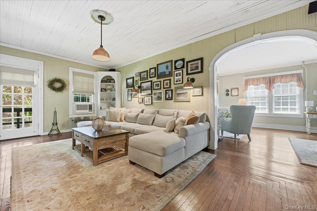 39 Little East Neck Road South Babylon, NY 11702 - Photo 10 of 46