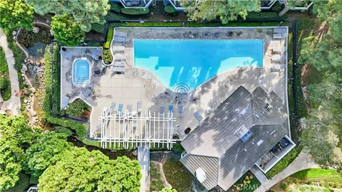 $899,000 | 19401 Sunray Lane, Unit 204, Huntington Beach, CA 92648
