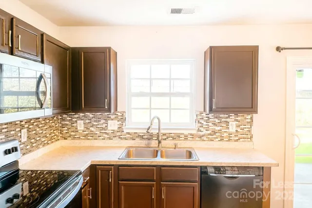 $2,551 | 4831 Stowe Derby Drive, Charlotte, NC 28278