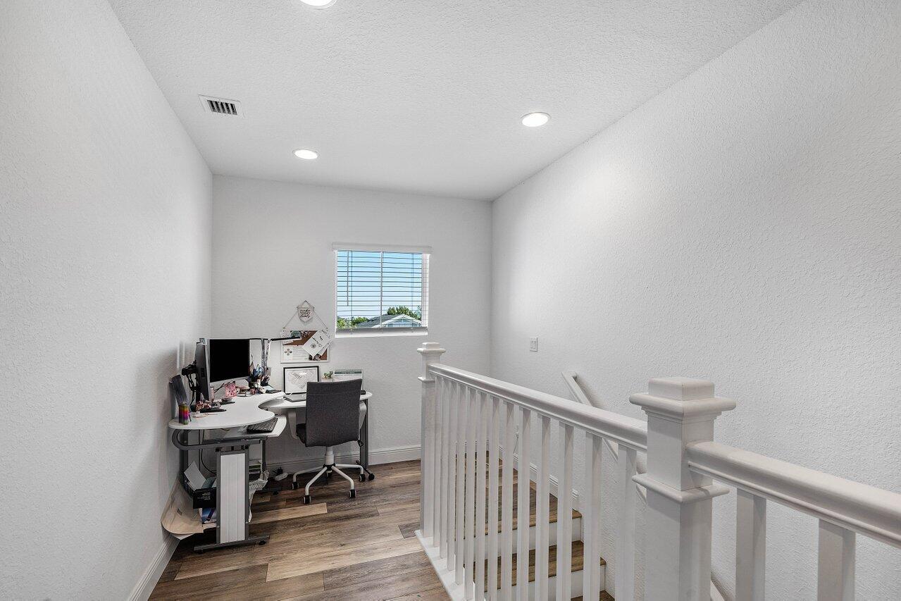 943 Ember Ridge Run Loxahatchee, FL 33470 - Photo 12 of 63 021-943EmberRidgeRun-Loxahatchee-FL-3347