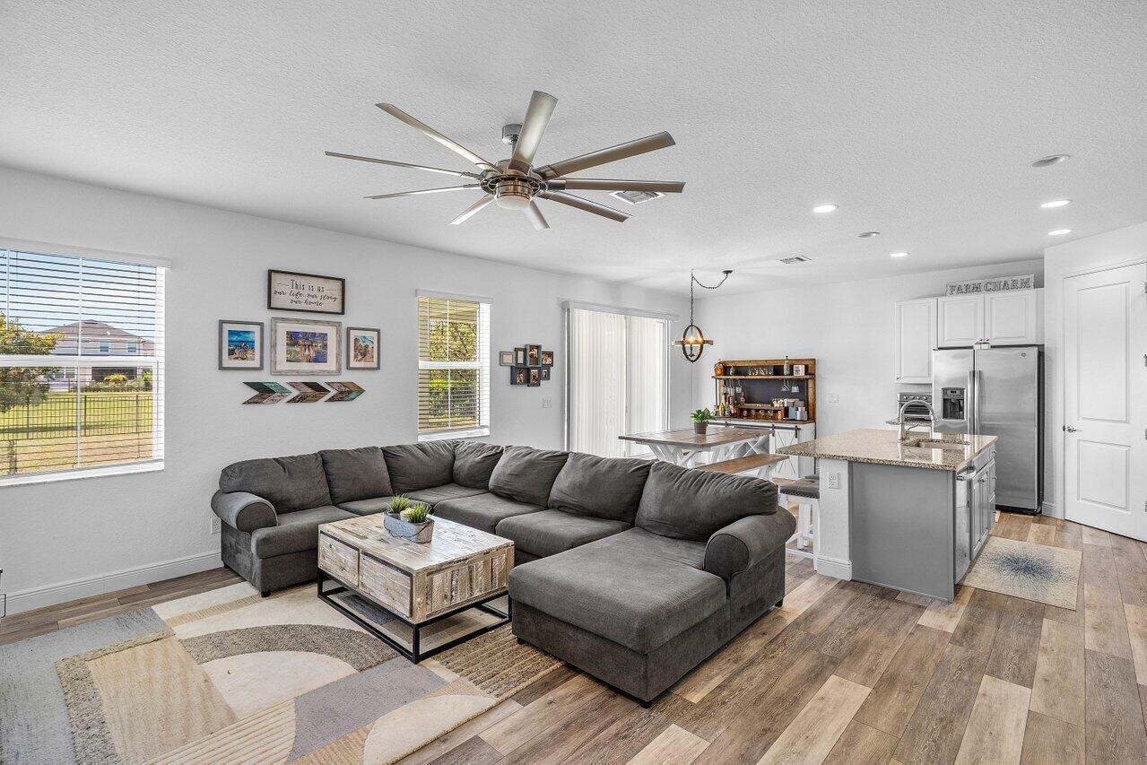 943 Ember Ridge Run Loxahatchee, FL 33470 - Photo 10 of 63 008-943EmberRidgeRun-Loxahatchee-FL-3347