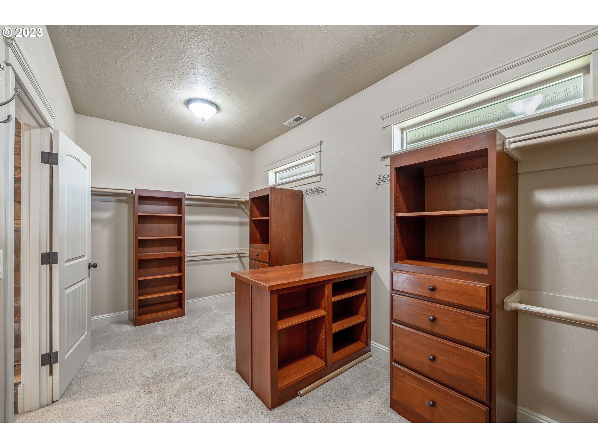 6143 Forest Ridge Drive Springfield, OR 97478 - Photo 19 of 48 a view of an empty walk in closet