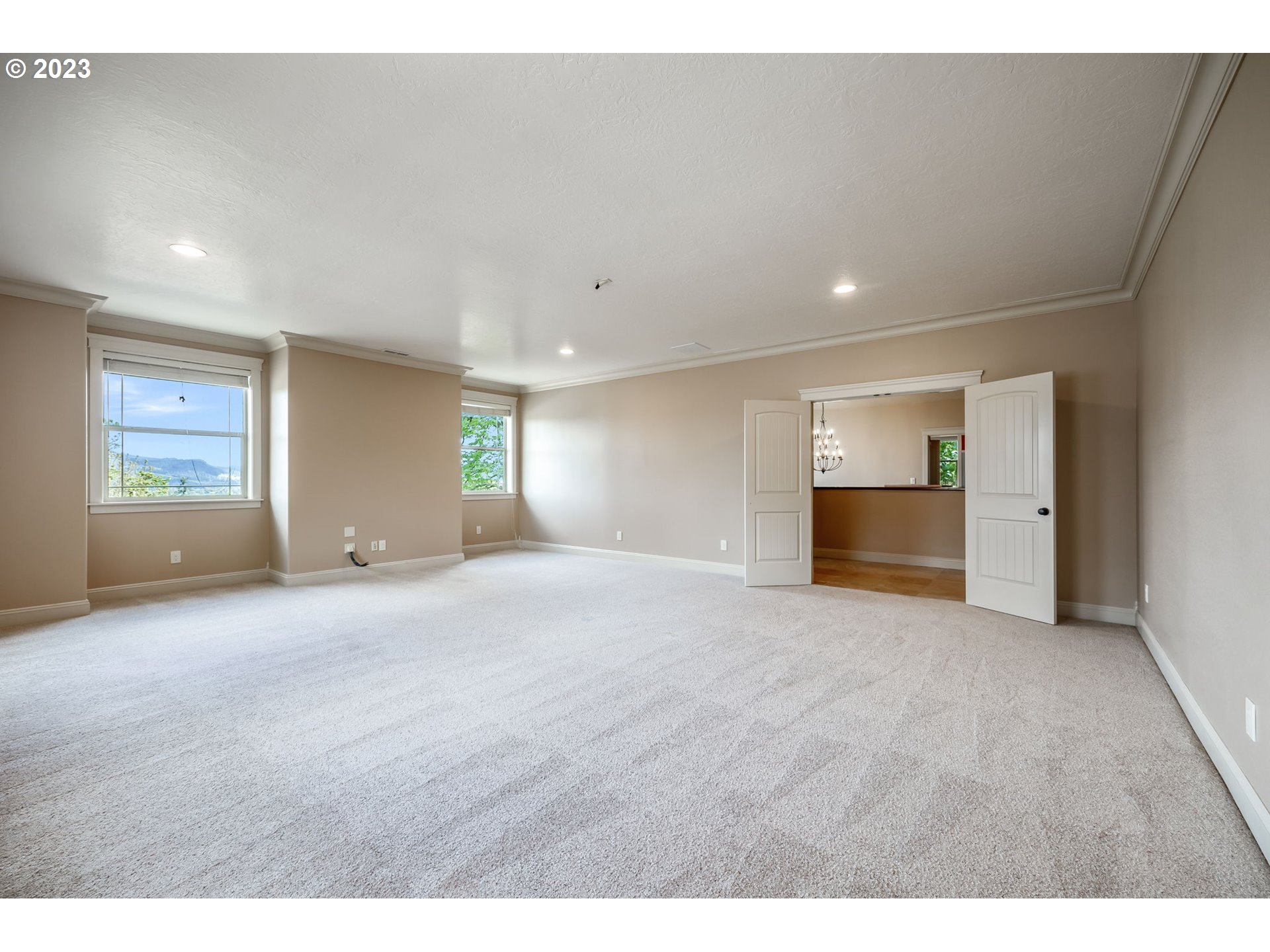 6143 Forest Ridge Drive Springfield, OR 97478 - Photo 33 of 48 a view of empty room with kitchen