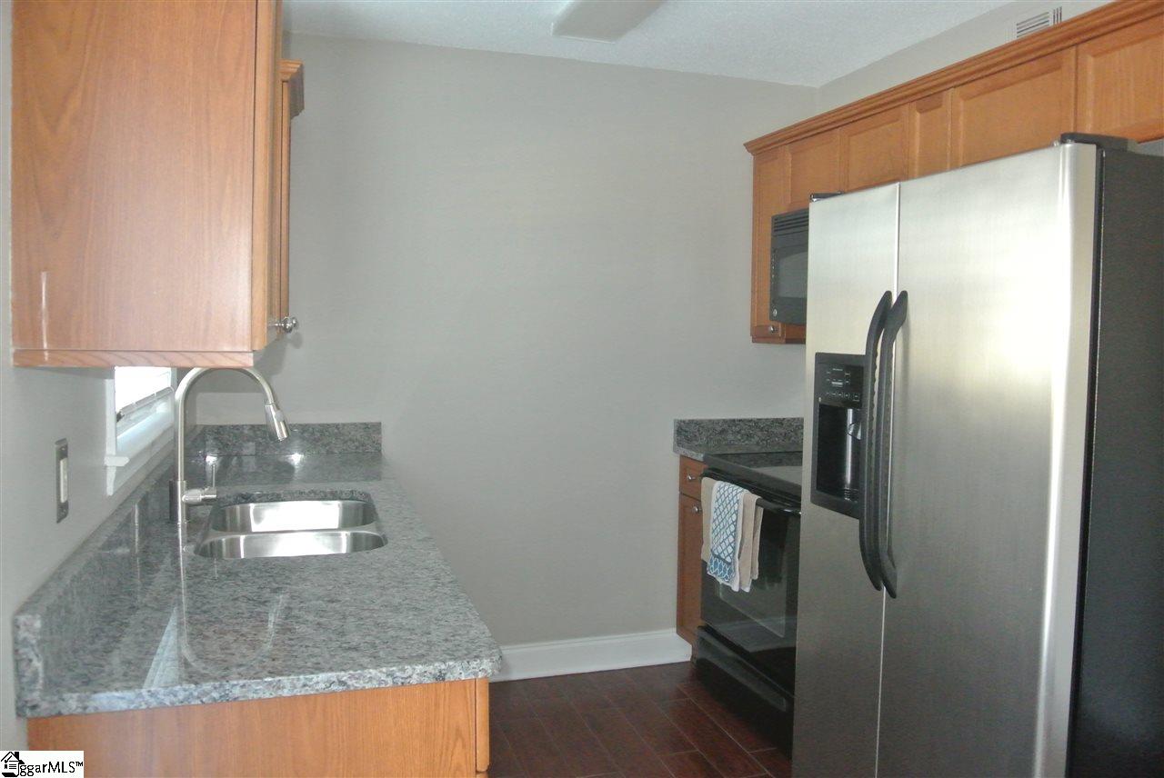 129 Trailside Lane Greenville, SC 29607 - Photo 10 of 25 Gallery Image 10
