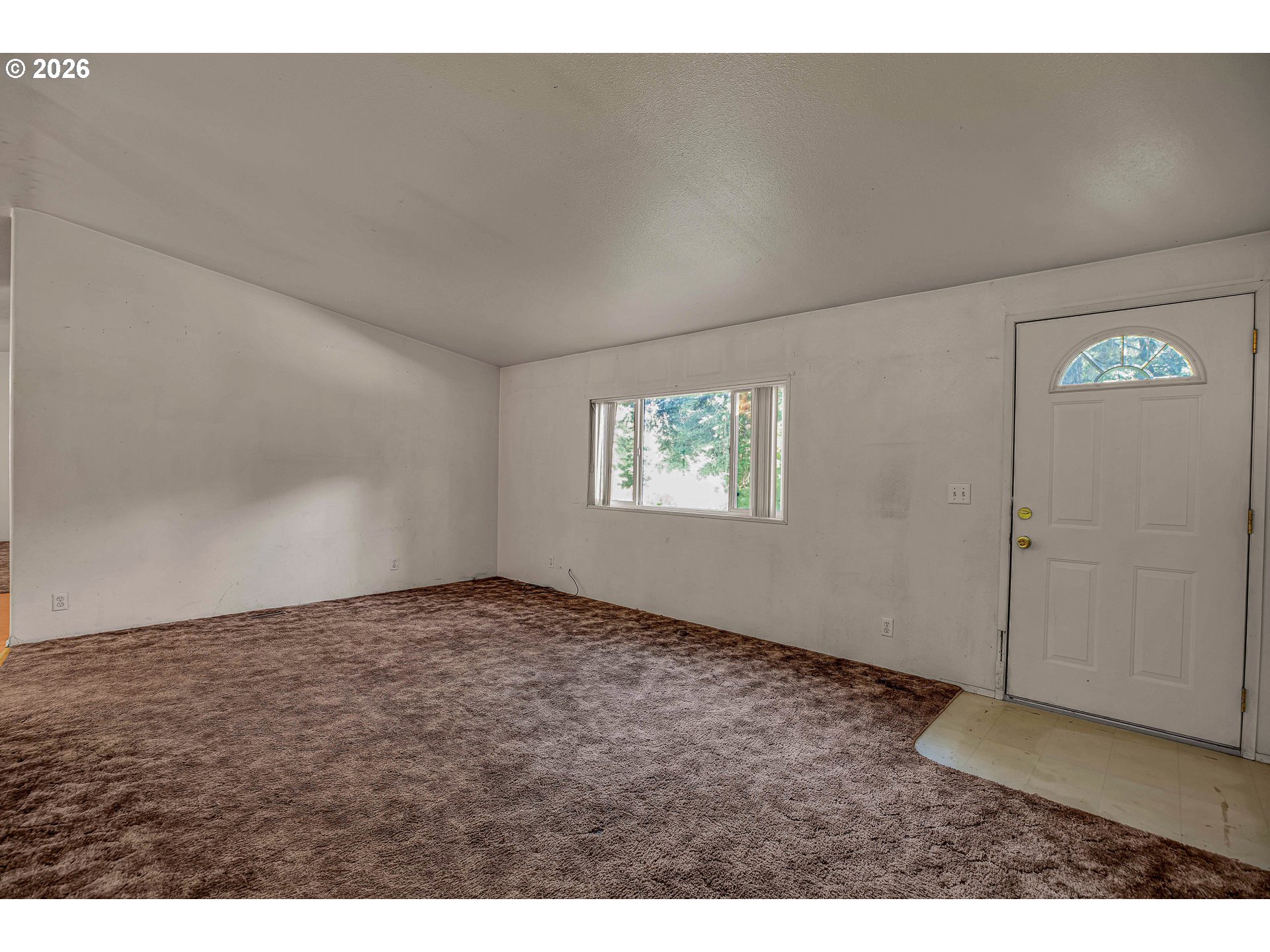 29805 Gregory Road Rainier, OR 97048 - Photo 5 of 43 Living Room/Entrance