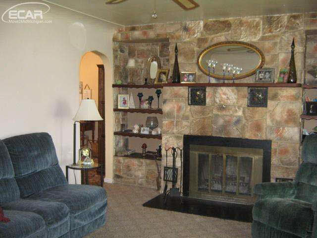 3289 South Genesee Road Burton, MI 48519 - Photo 8 of 14 20449201-7.JPG