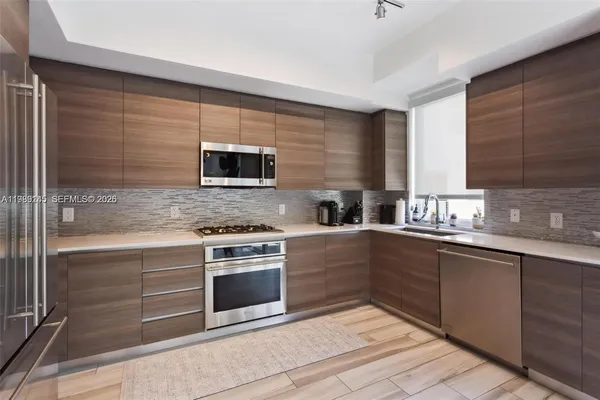 $9,000 | 101 North Shore Drive, Unit 101, Miami Beach, FL 33141