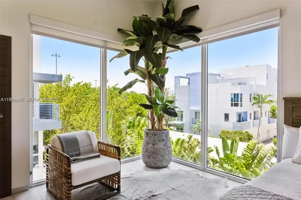 $9,000 | 101 North Shore Drive, Unit 101, Miami Beach, FL 33141