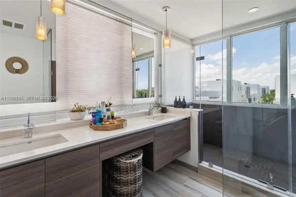 $9,000 | 101 North Shore Drive, Unit 101, Miami Beach, FL 33141