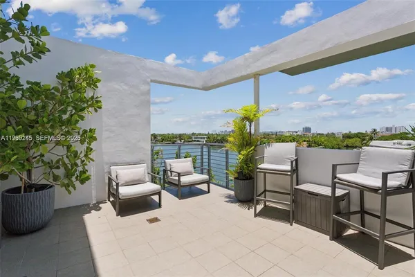 $9,000 | 101 North Shore Drive, Unit 101, Miami Beach, FL 33141