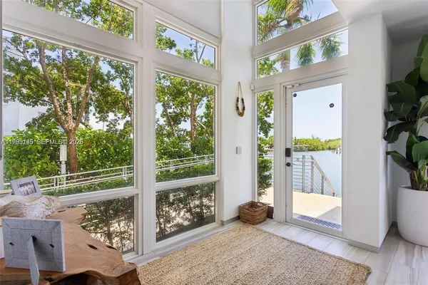 $9,000 | 101 North Shore Drive, Unit 101, Miami Beach, FL 33141