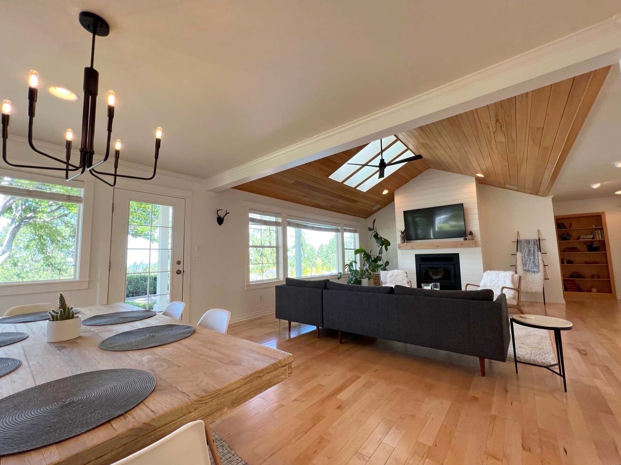 7919 South Hilby Road Spokane, WA 99223 - Photo 3 of 48 Gallery Image 3